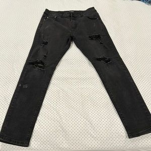 Black Distressed Jeans slim fit, very stylish